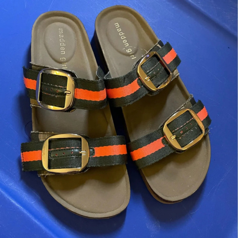 MADDEN GIRL | Bambamm Buckle Sides Sandals‎ size 7.5